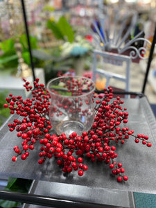 40cm red wreath berries candle holder