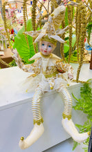 Load image into Gallery viewer, 43cm Jester Wind up musical elf
