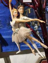 Load image into Gallery viewer, Ballerina couple 15cmH
