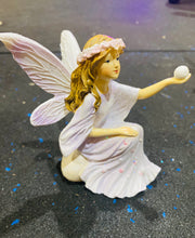 Load image into Gallery viewer, 11CM SITTING SORCERER FAIRY 2 ASSTD
