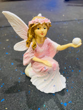 Load image into Gallery viewer, 11CM SITTING SORCERER FAIRY 2 ASSTD
