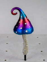 Load image into Gallery viewer, 20CM METALLIC MUSHROOM WITH SWIRL STAKE
