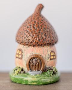 FAIRY ACORN GARDEN HOUSE BROWN 6.5CM