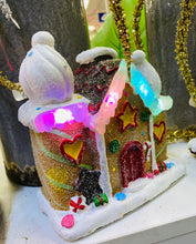 Load image into Gallery viewer, LED changing Gingerbread house B/O
