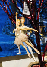 Load image into Gallery viewer, Ballerina couple 15cmH
