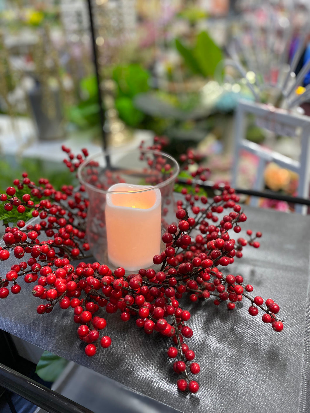 40cm red wreath berries candle holder