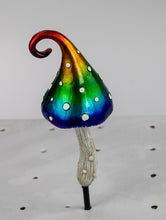 Load image into Gallery viewer, 20CM METALLIC MUSHROOM WITH SWIRL STAKE
